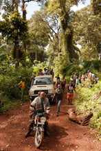 Load image into Gallery viewer, Manifest För Bättre Kaffe av Joanna Alm - Signerad Bok