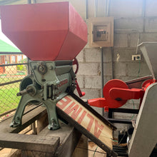 Load image into Gallery viewer, Doña Daisy, Red Honey Gesha, Costa Rica